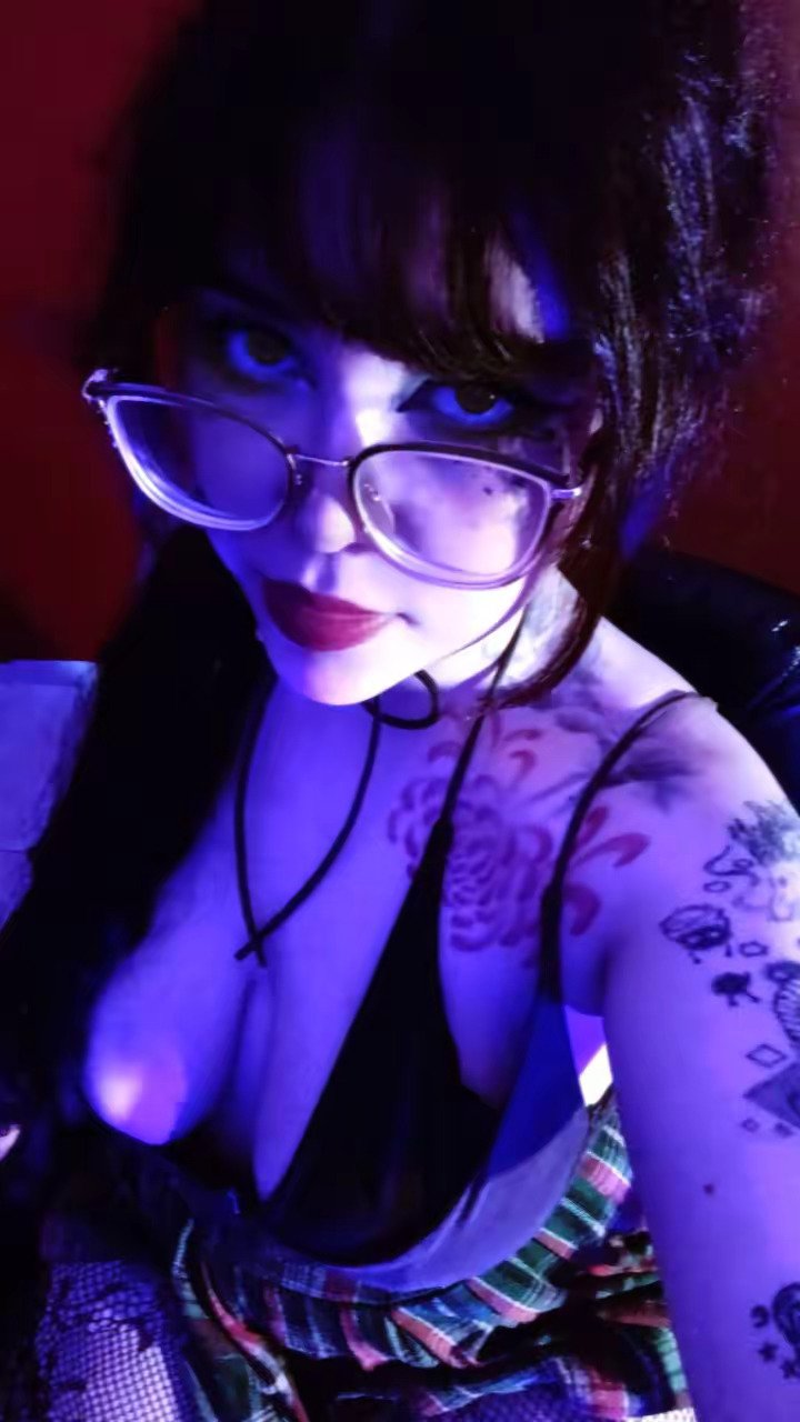 Charlottesinclair22 photo 16