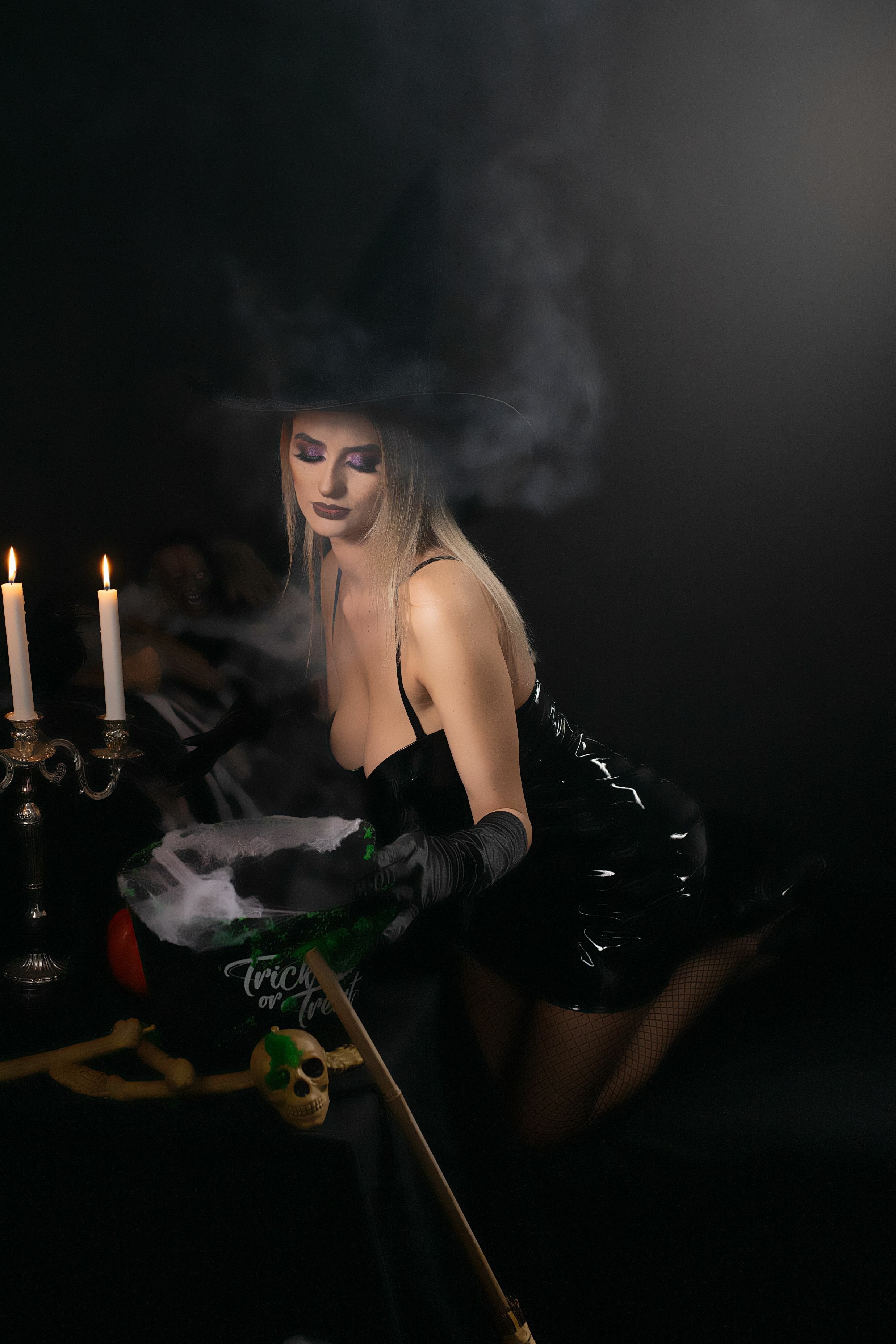 LoraDevine photo 69
