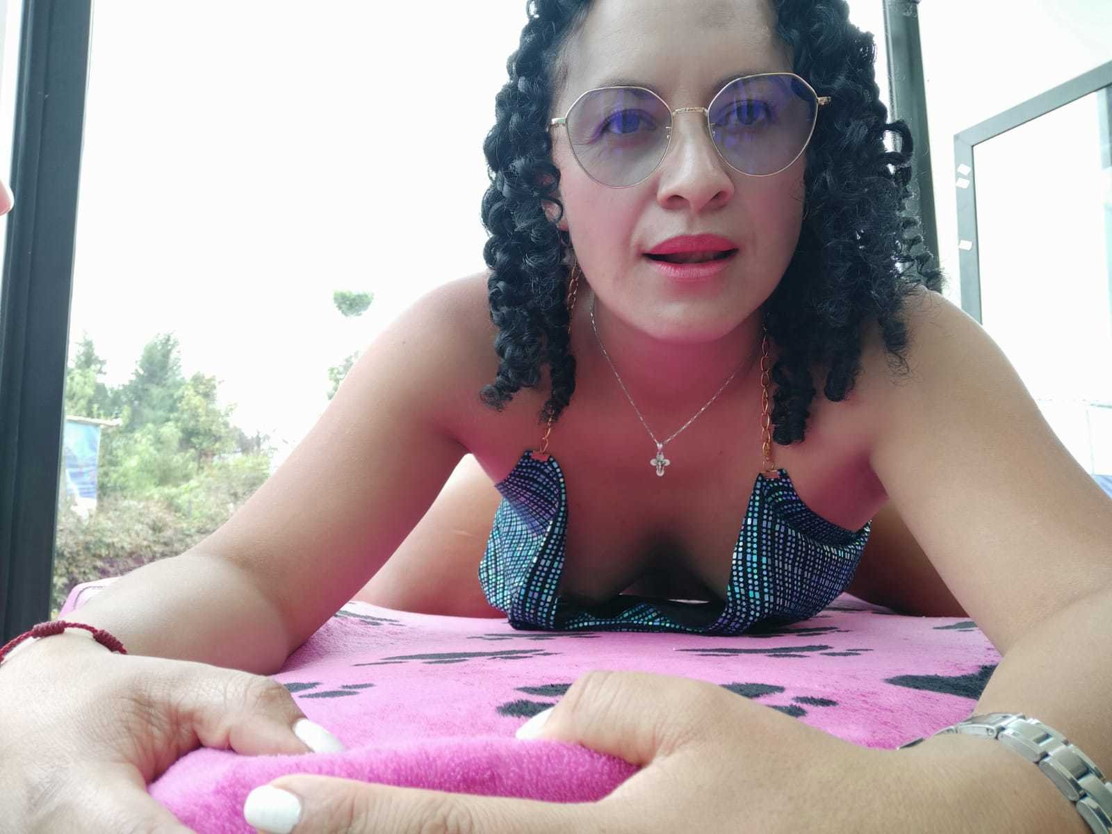 nikol32 photo 28