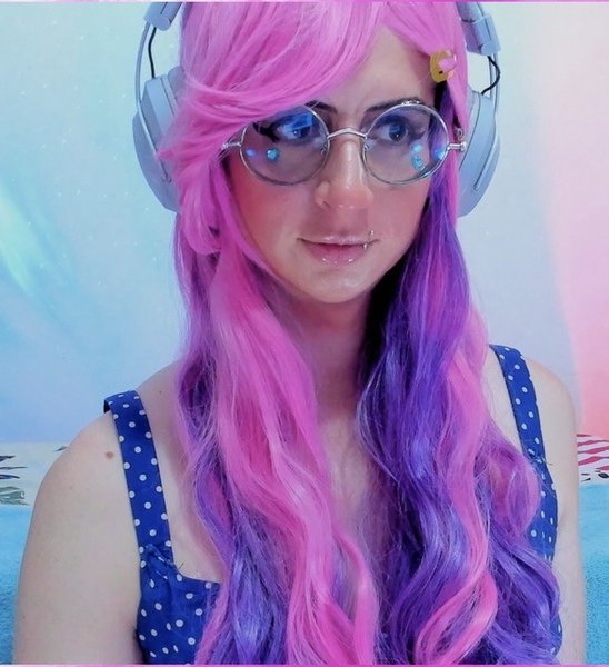 EVELYNNN18 photo 3