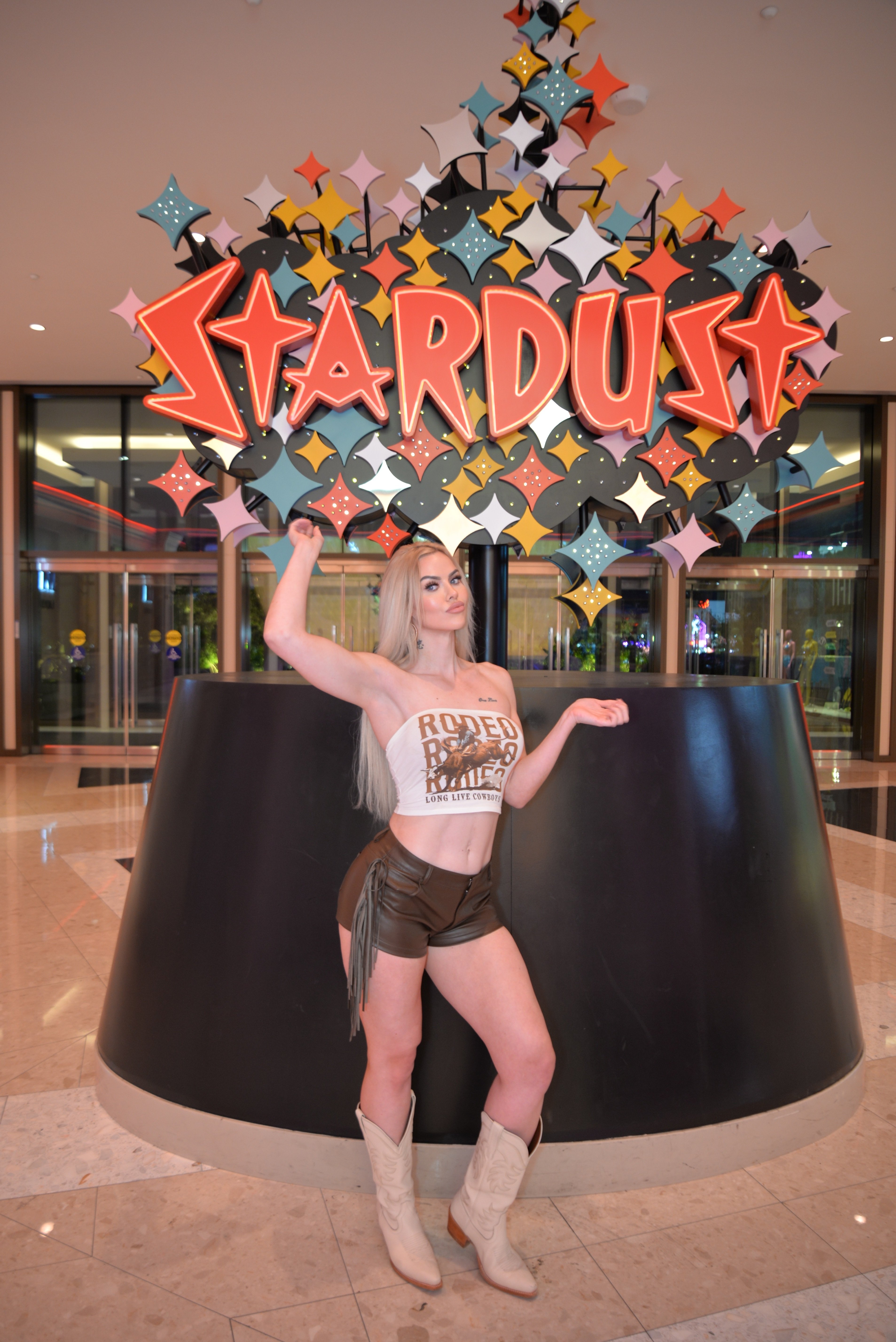 GoddessBuffBarbie photo 12