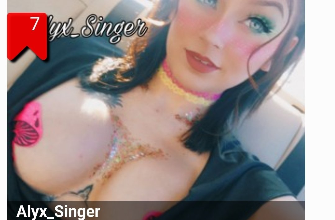 Alyx_Singer photo 3