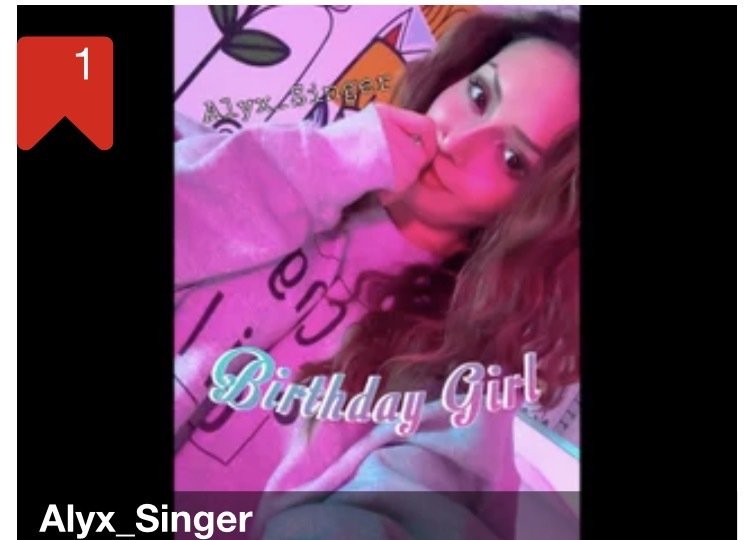 Alyx_Singer photo 8