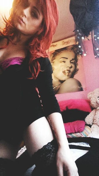 DahliaSimone photo 9