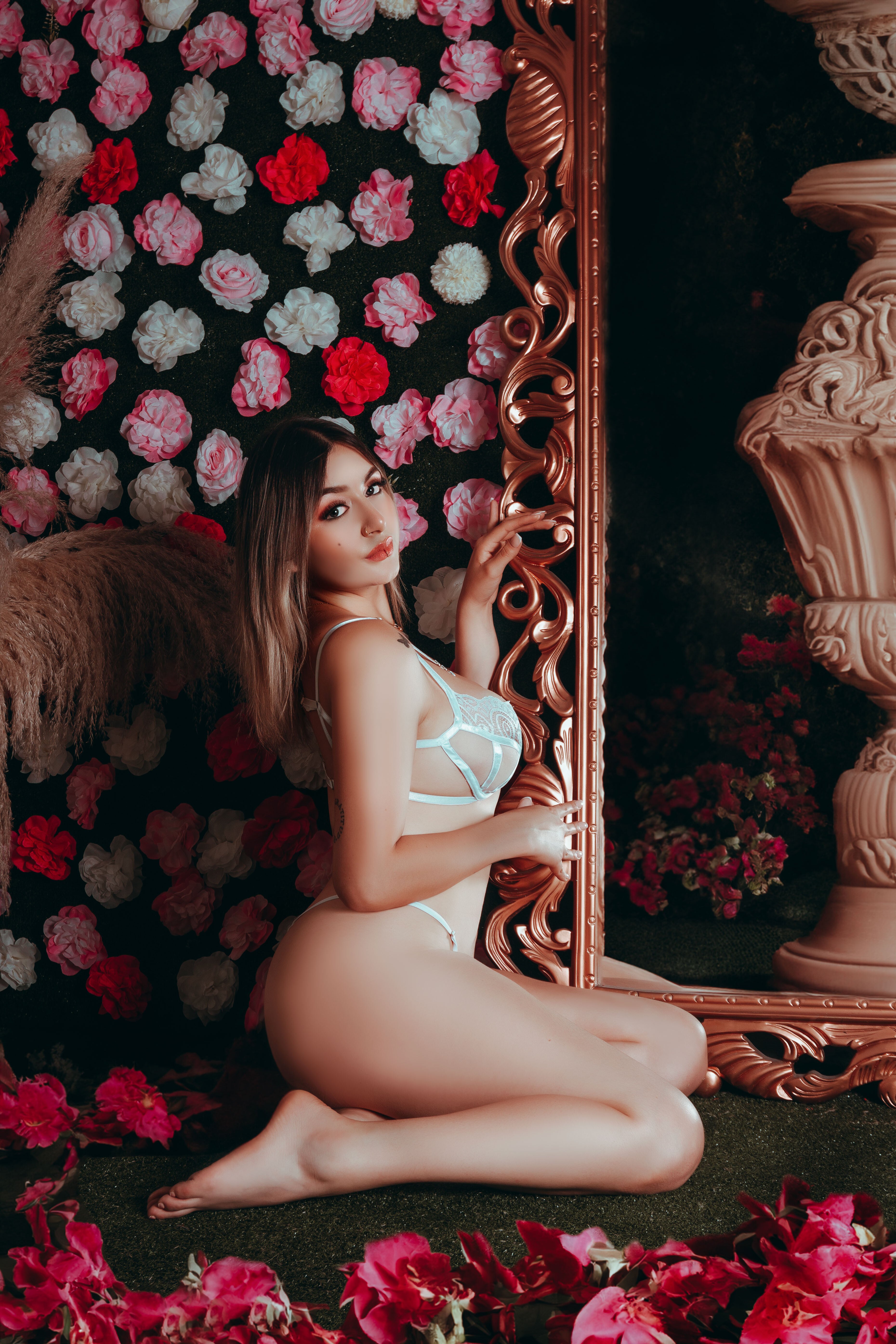 AnnieLeonii photo 14