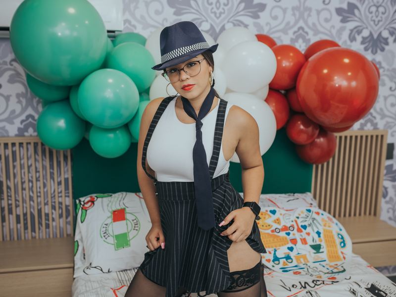 AliPetite18 photo 30