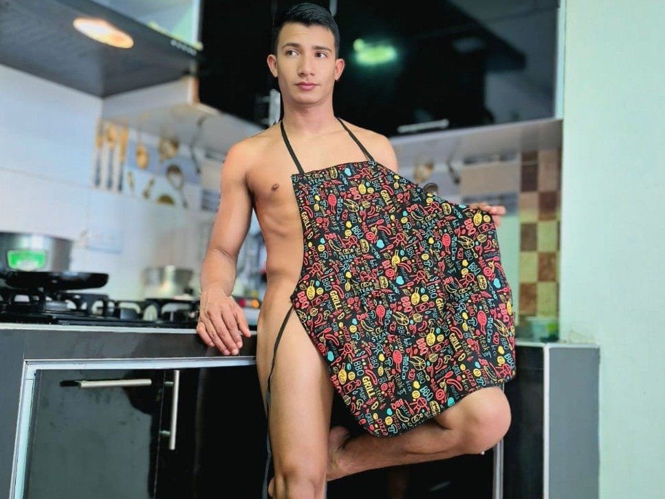 Leo_Hot_049 photo 7