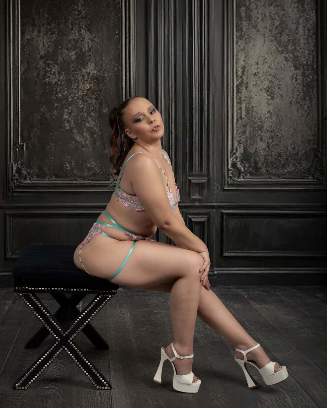 NikkiBea photo 30