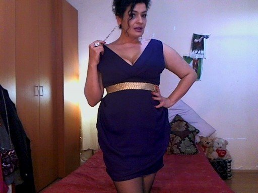 SultryLola photo 3