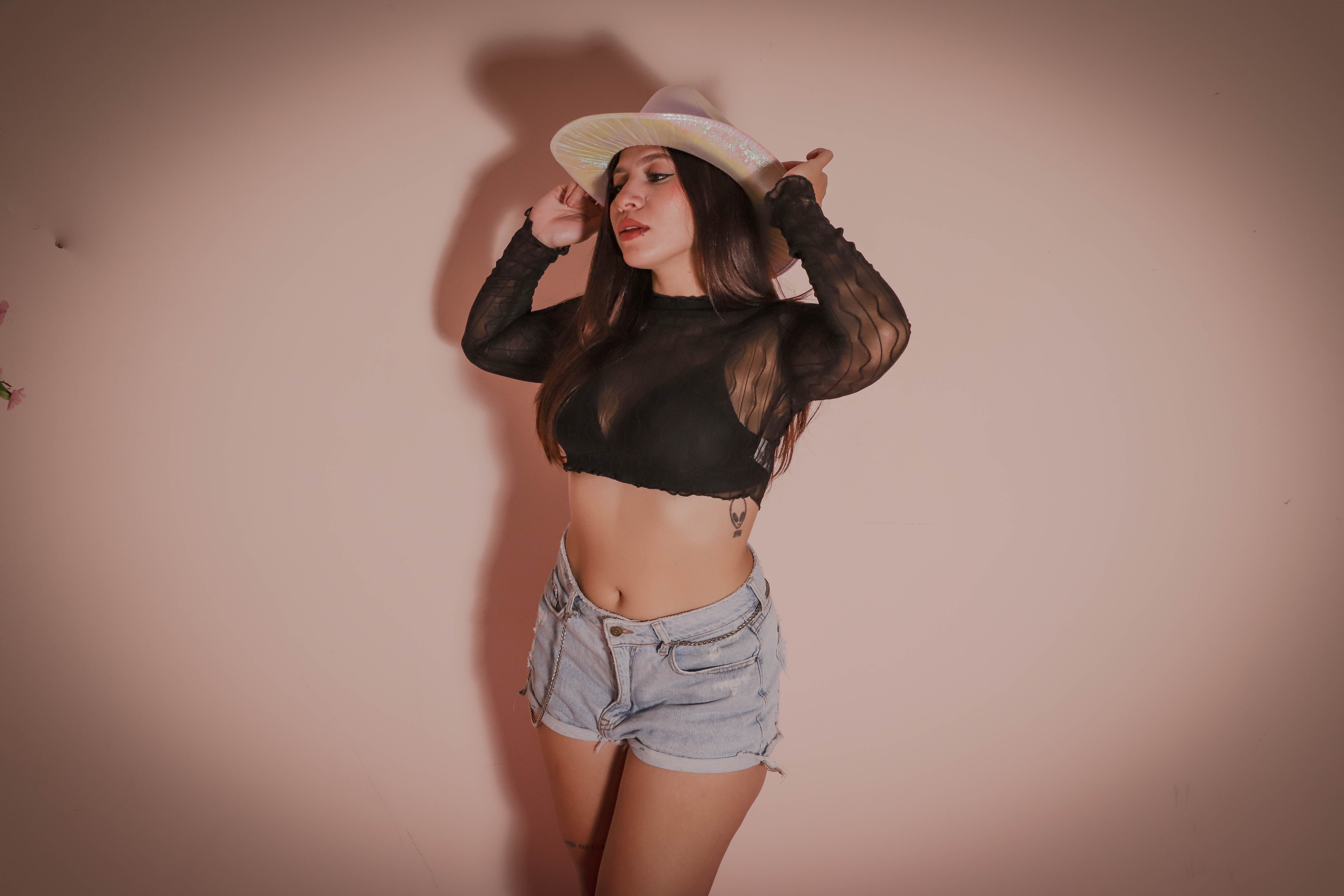 JuliAshton photo 6