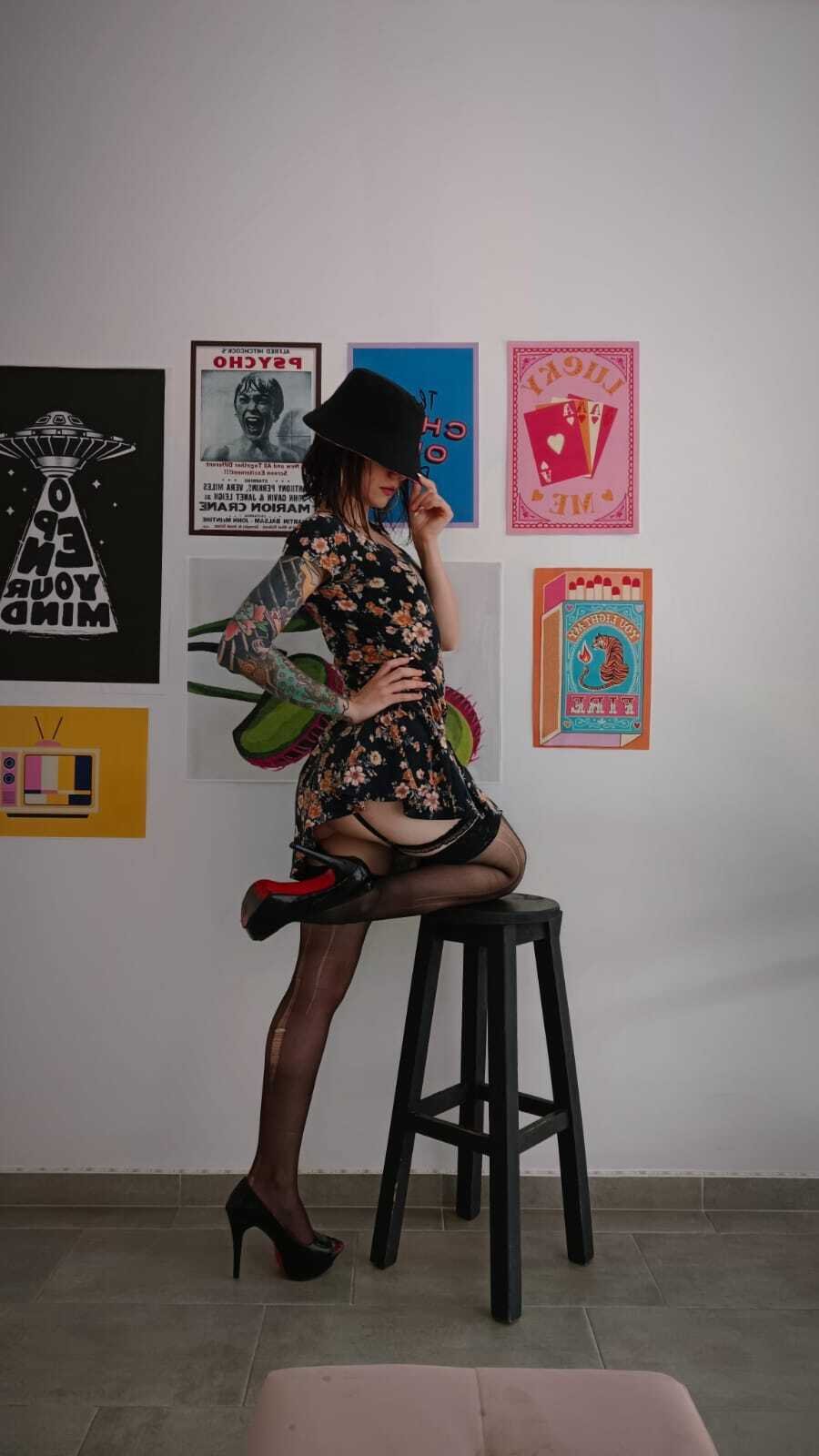 VicktoriaLou photo 11