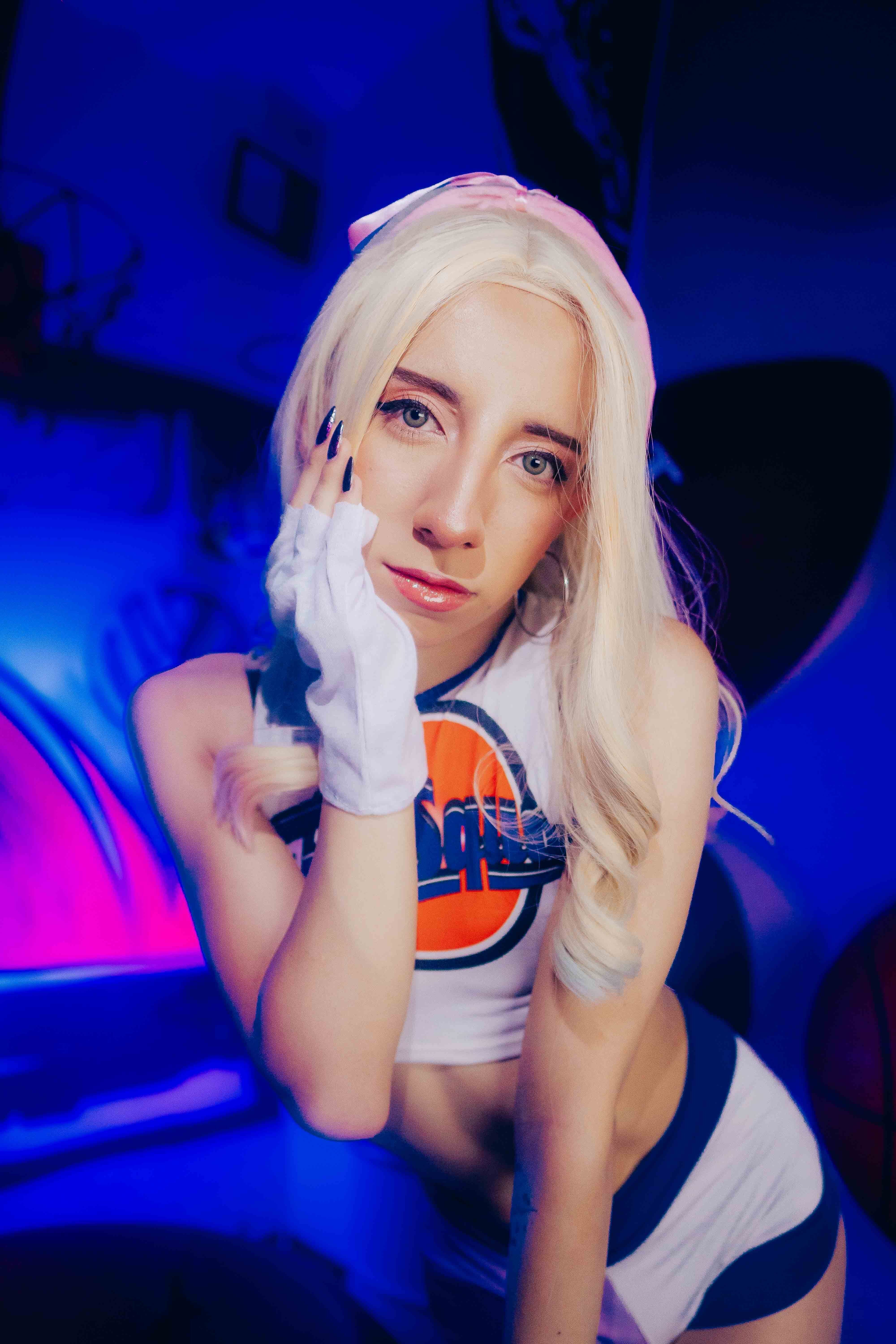 MIAADOLYN photo 30
