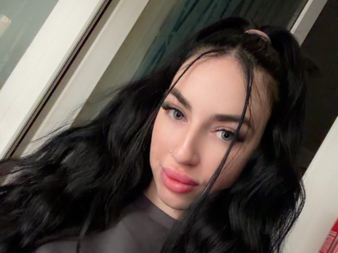 LilyL0u photo 1