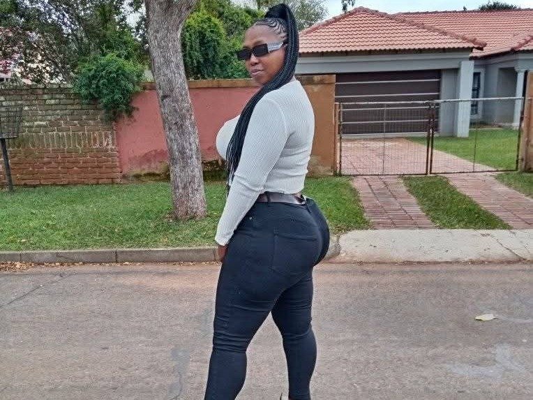AFRICANCURVYBOOTYXXX photo 1