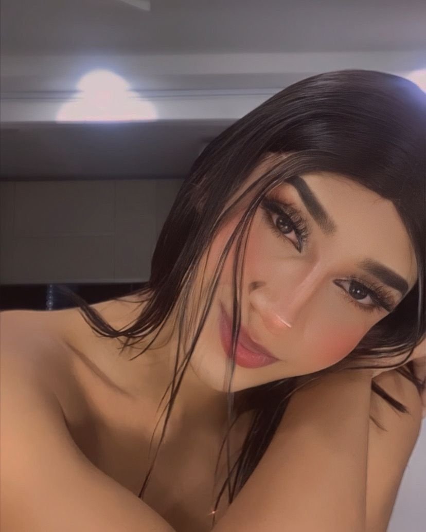 IsabelSexySmile photo 1