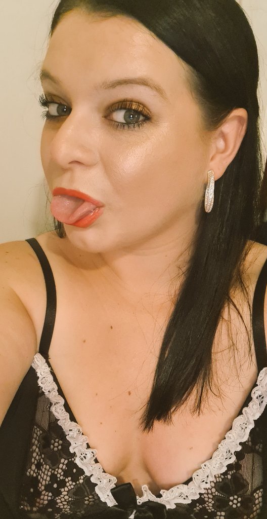 NaughtyWifeUK photo 4