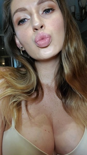 lucy_aura photo 1