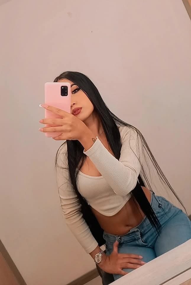 Quennsquirtinganal photo 2