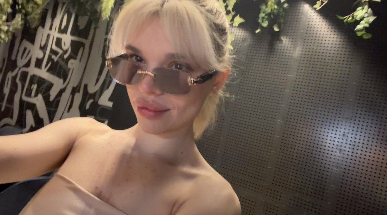 KellySinful photo 2