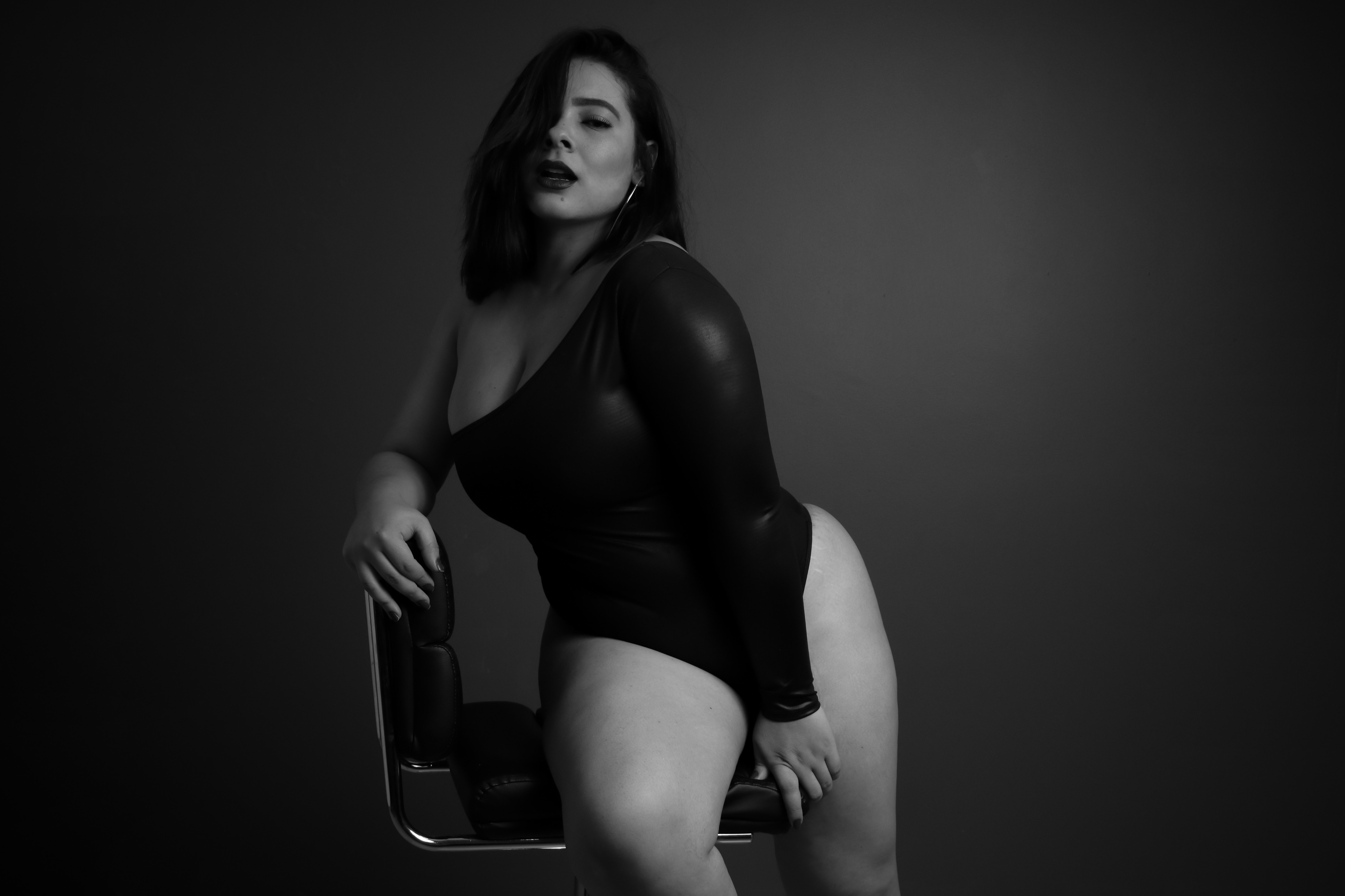SophieCurvess photo 20