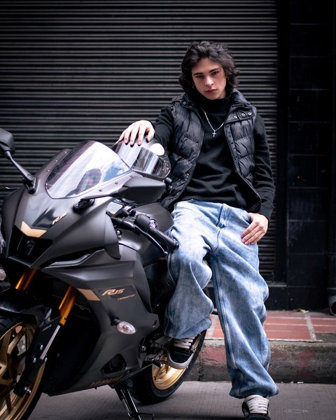 lukehowland photo 27