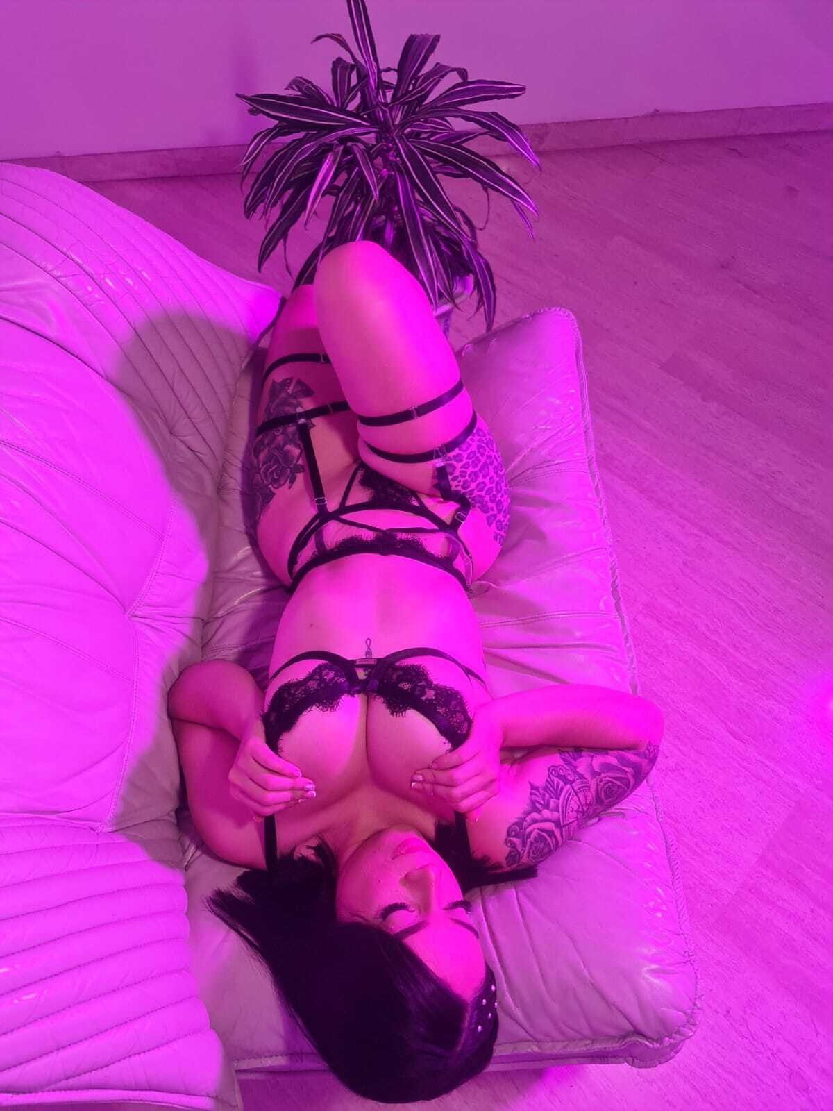 NicolWatson photo 8