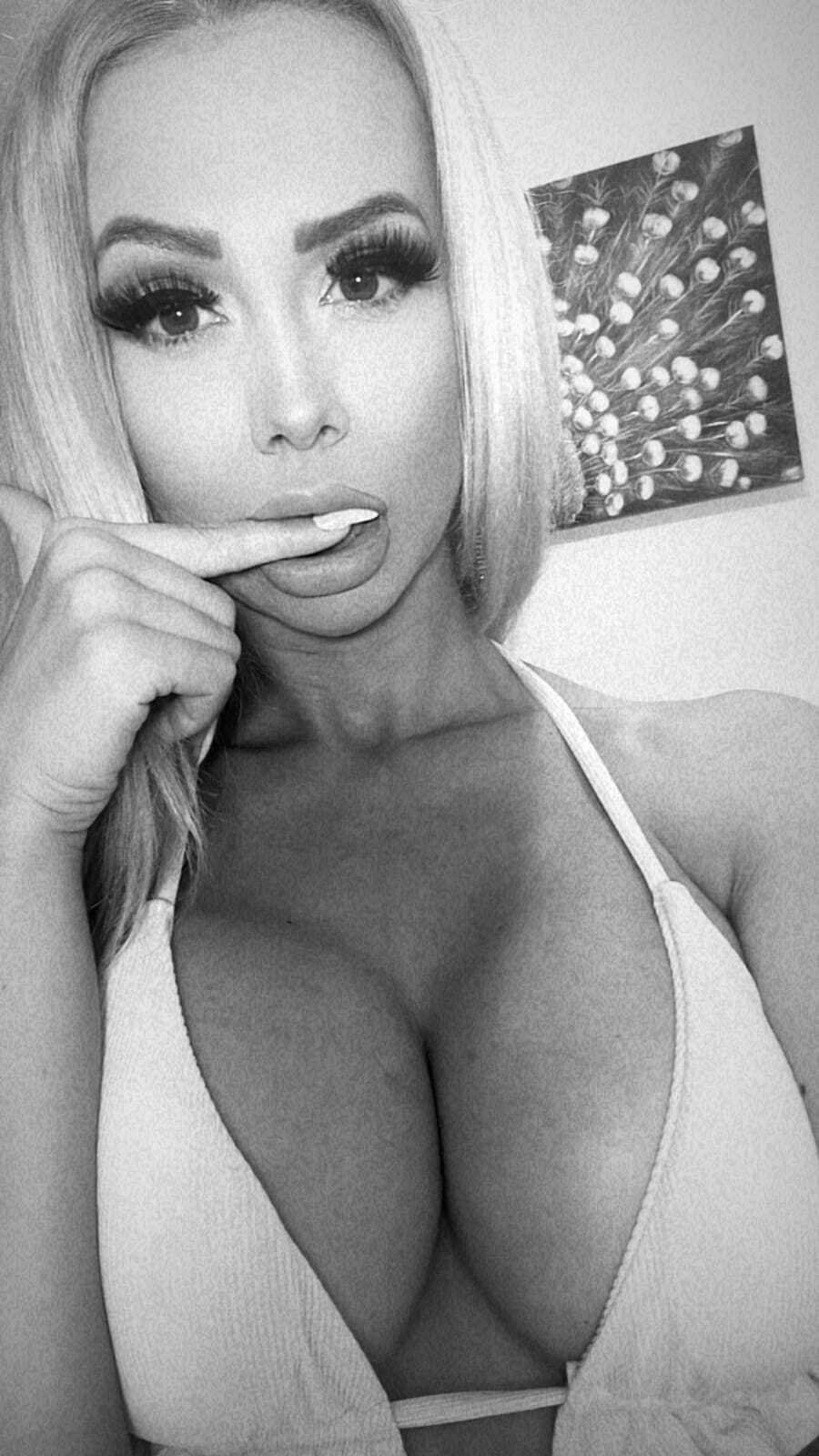 MoniqueBliss photo 183