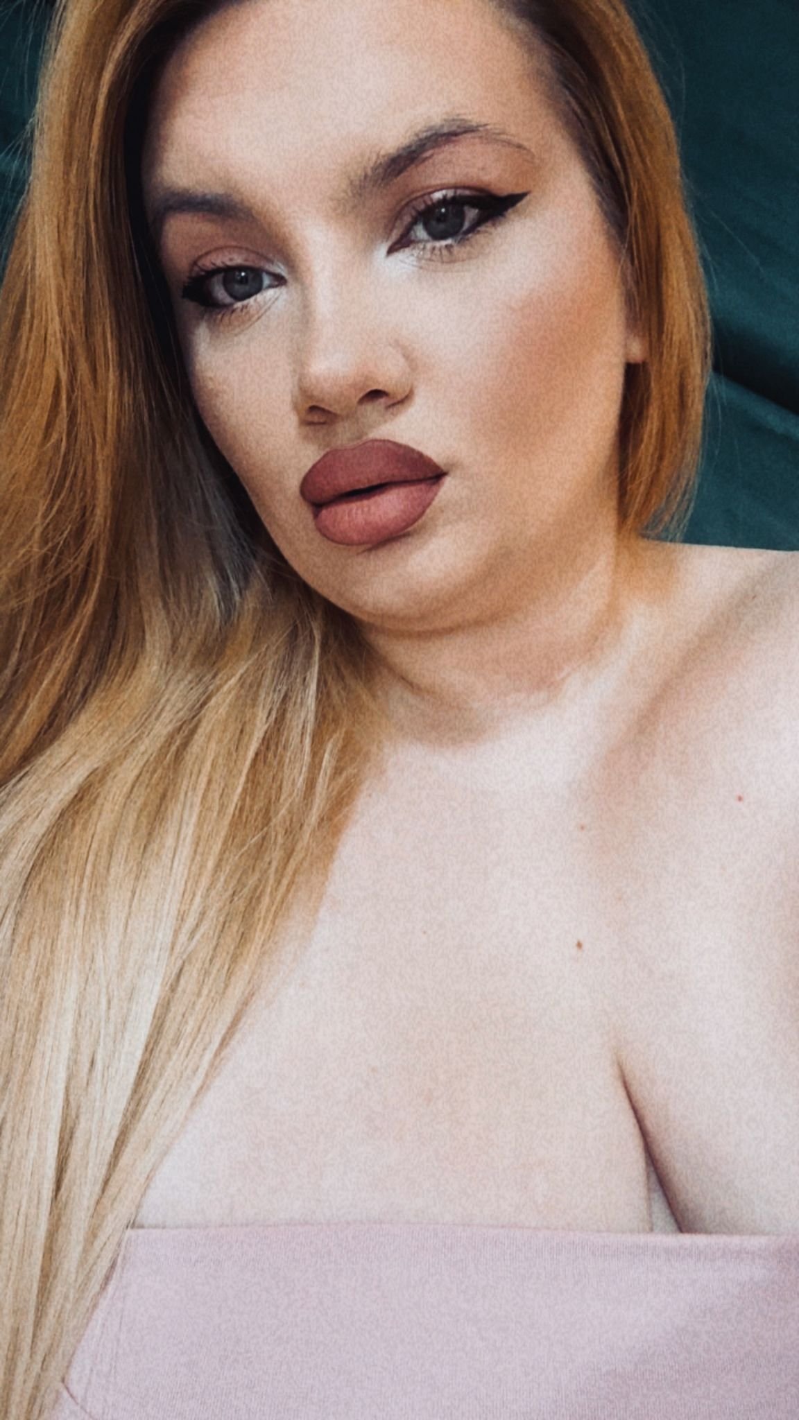 MelanieBrownn photo 6