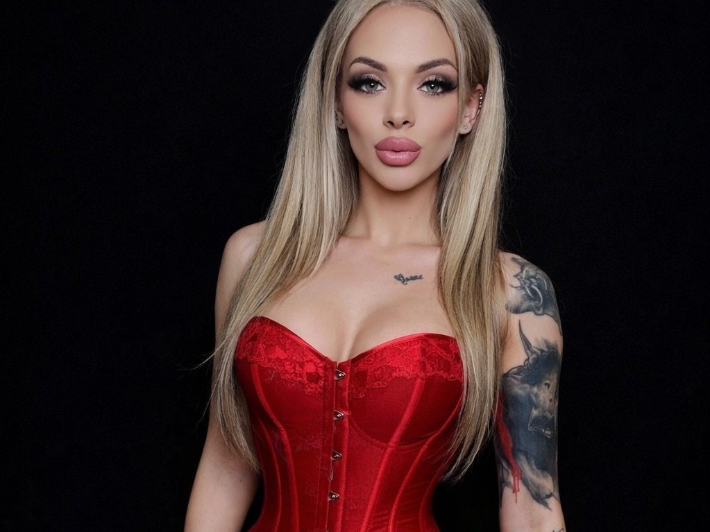 SexyEveTS photo 2