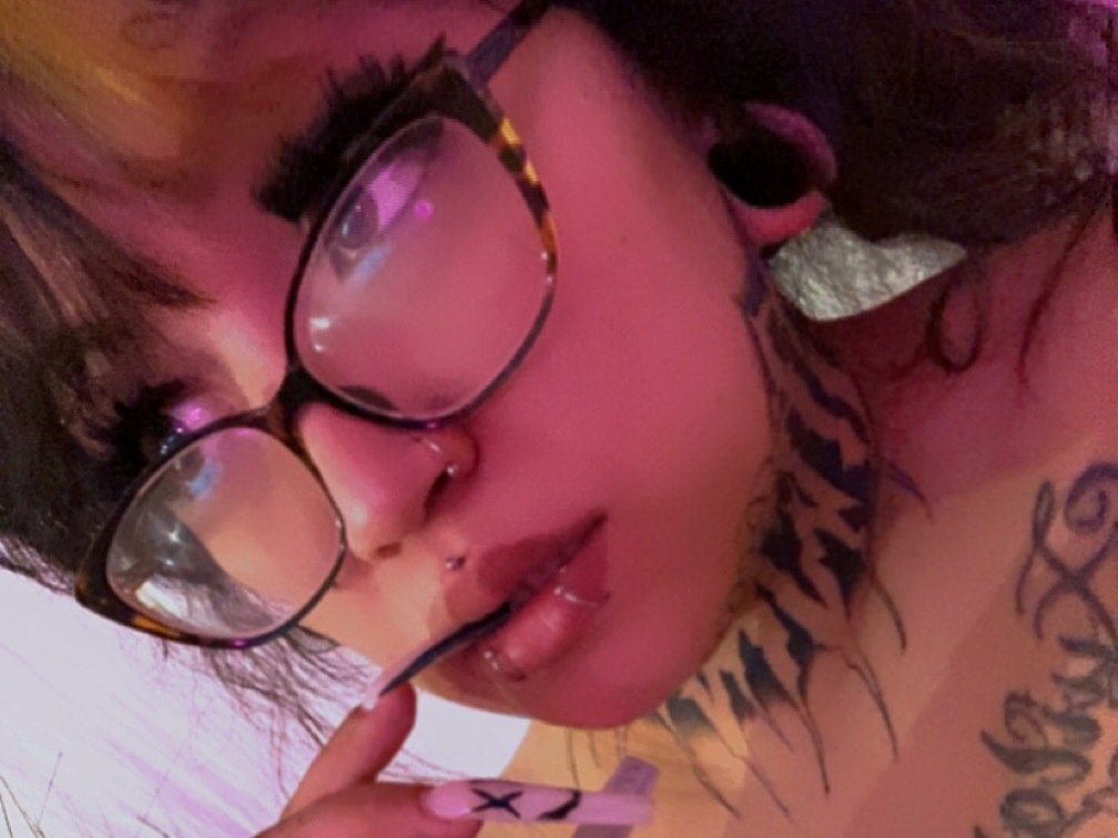 WickedWillowXO photo 3