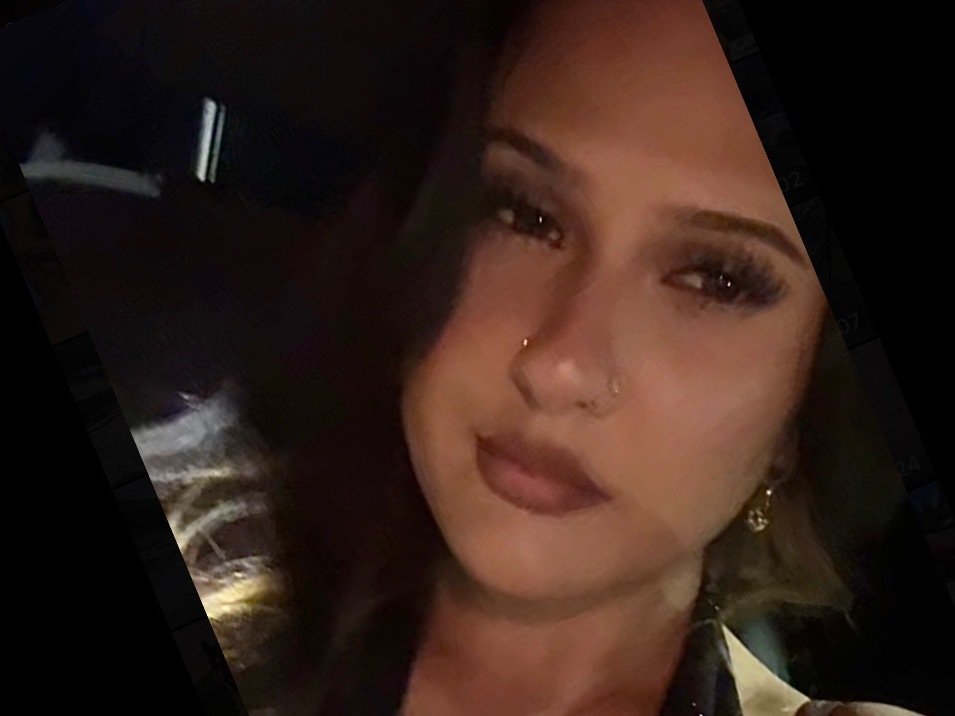 MariahFlores photo 1