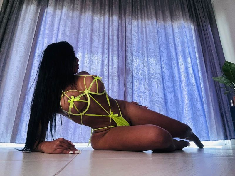 QUEENSQUIRTS photo 13