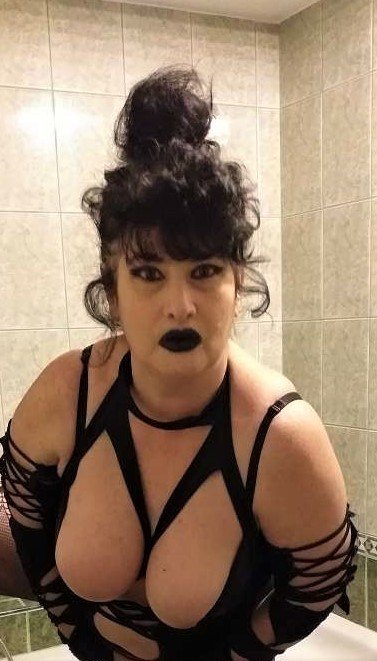 QueenElvyra photo 3