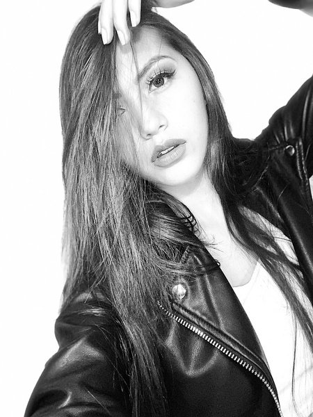 IsabellaSaenz photo 2