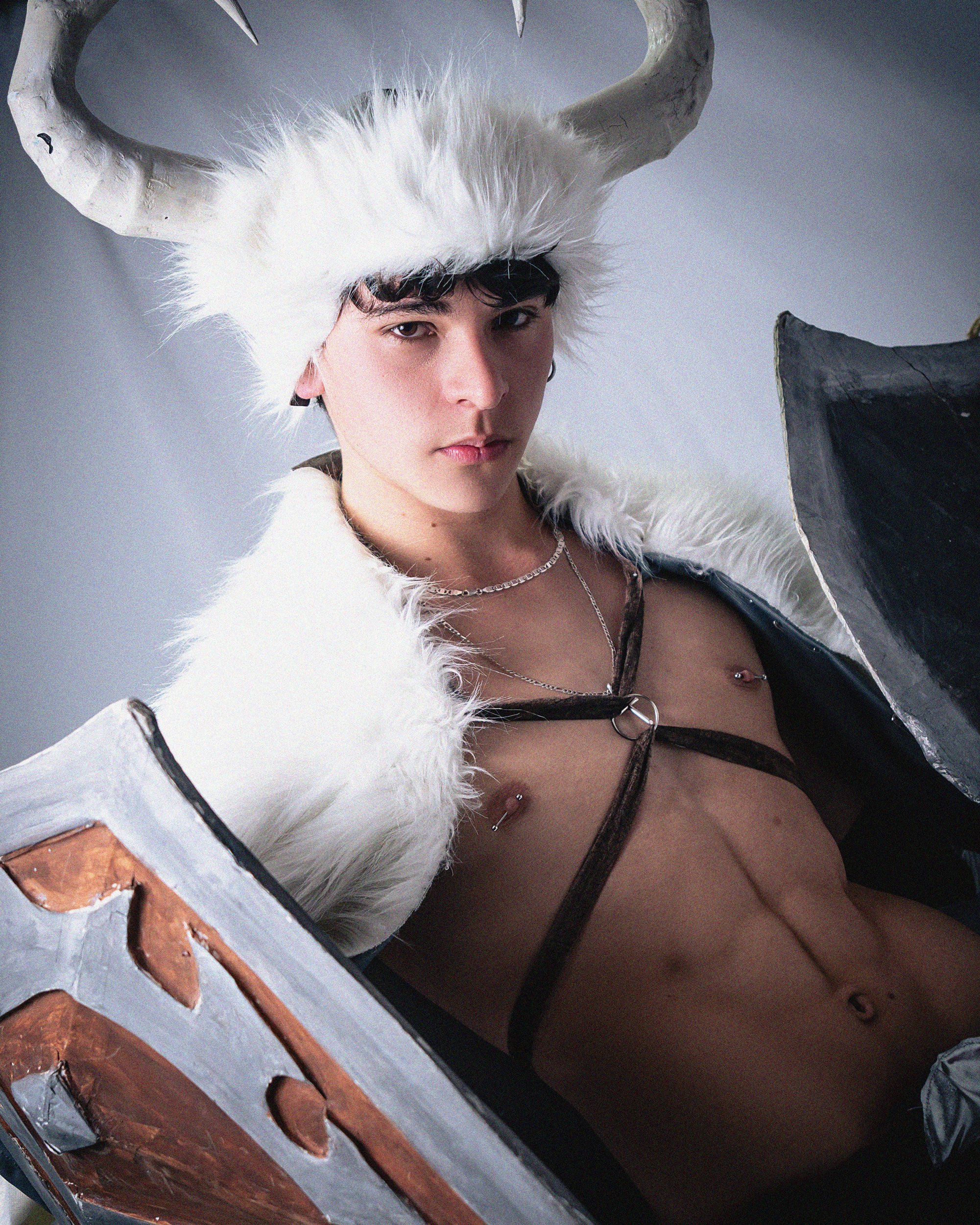 lukehowland photo 39