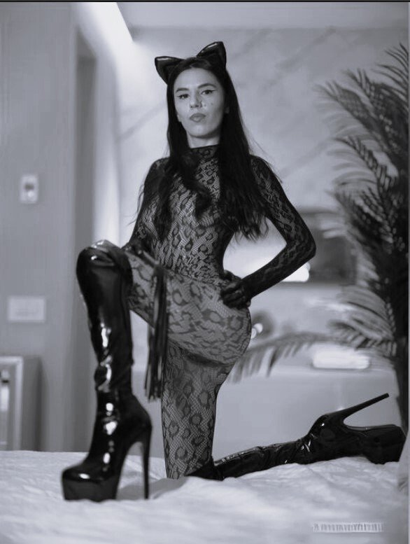 MistressMadelyn photo 14