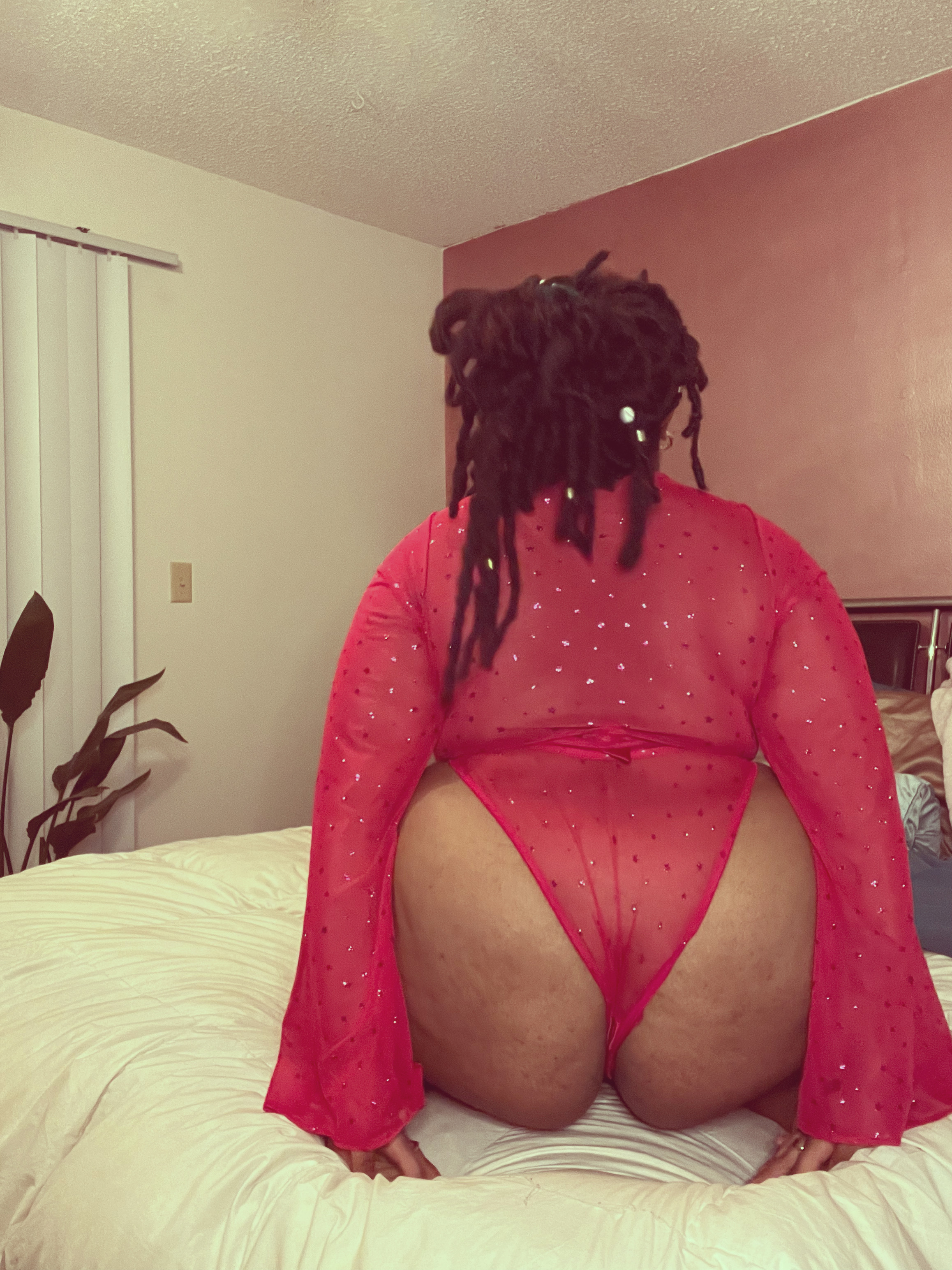 MiyahPixel photo 1