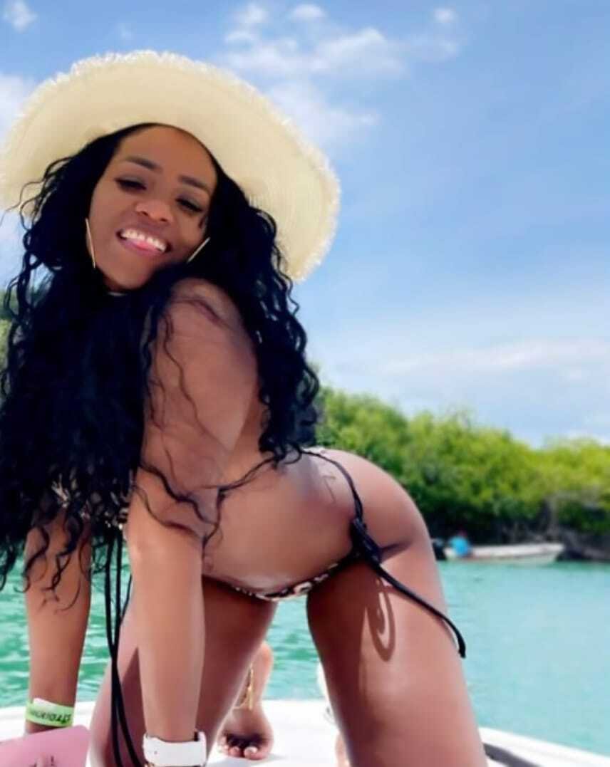 JanelleDayana photo 8