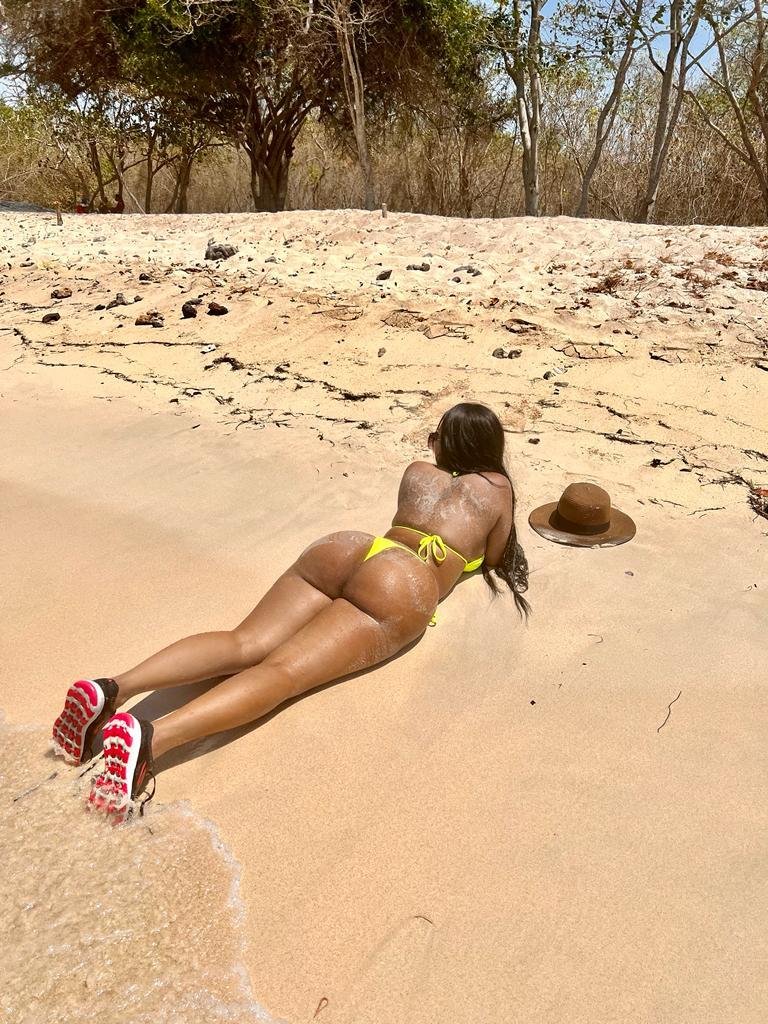 LATINA_BIG_CLITXXX photo 4
