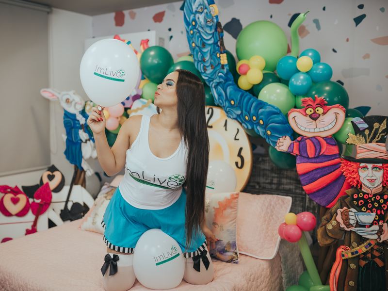 AliPetite18 photo 11