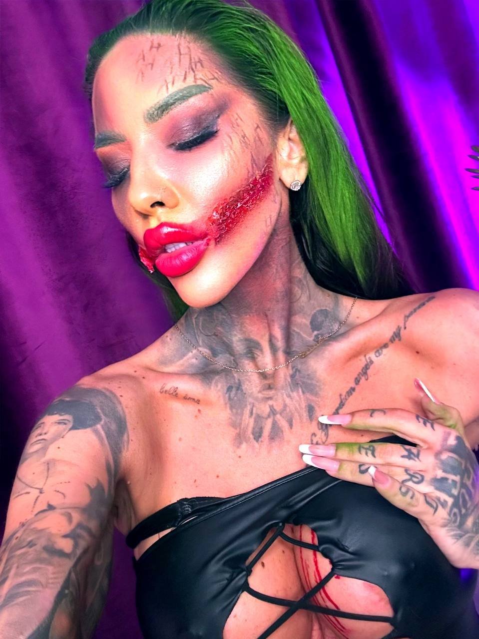 imScarletNoir photo 2
