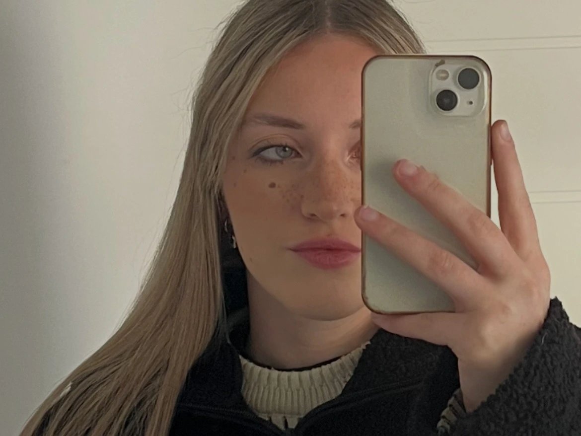 EvelynBlond photo 1