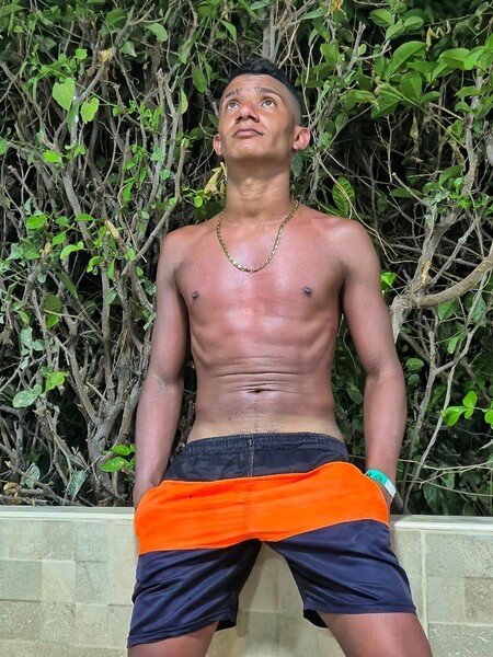 Leo_Hot_049 photo 5