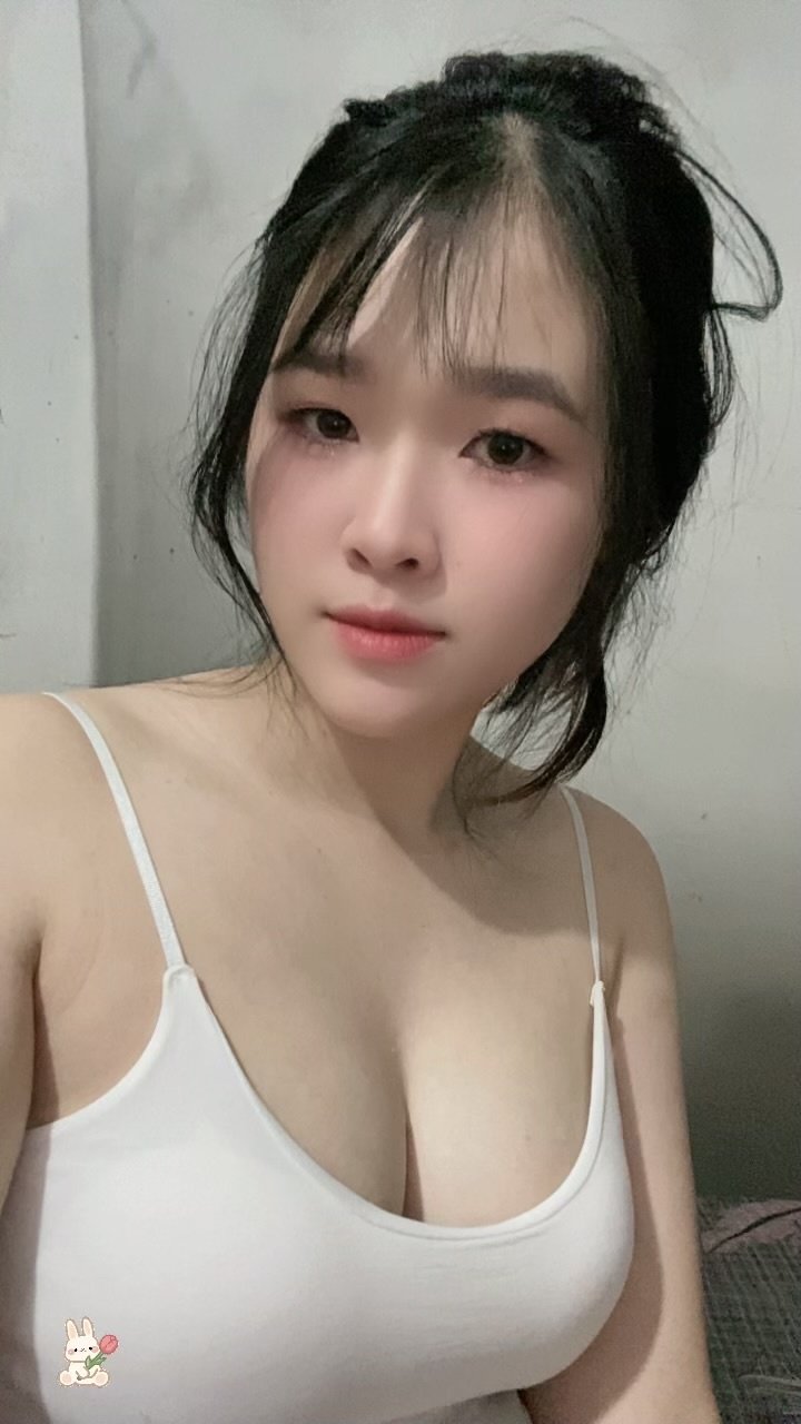 YueBae photo 1