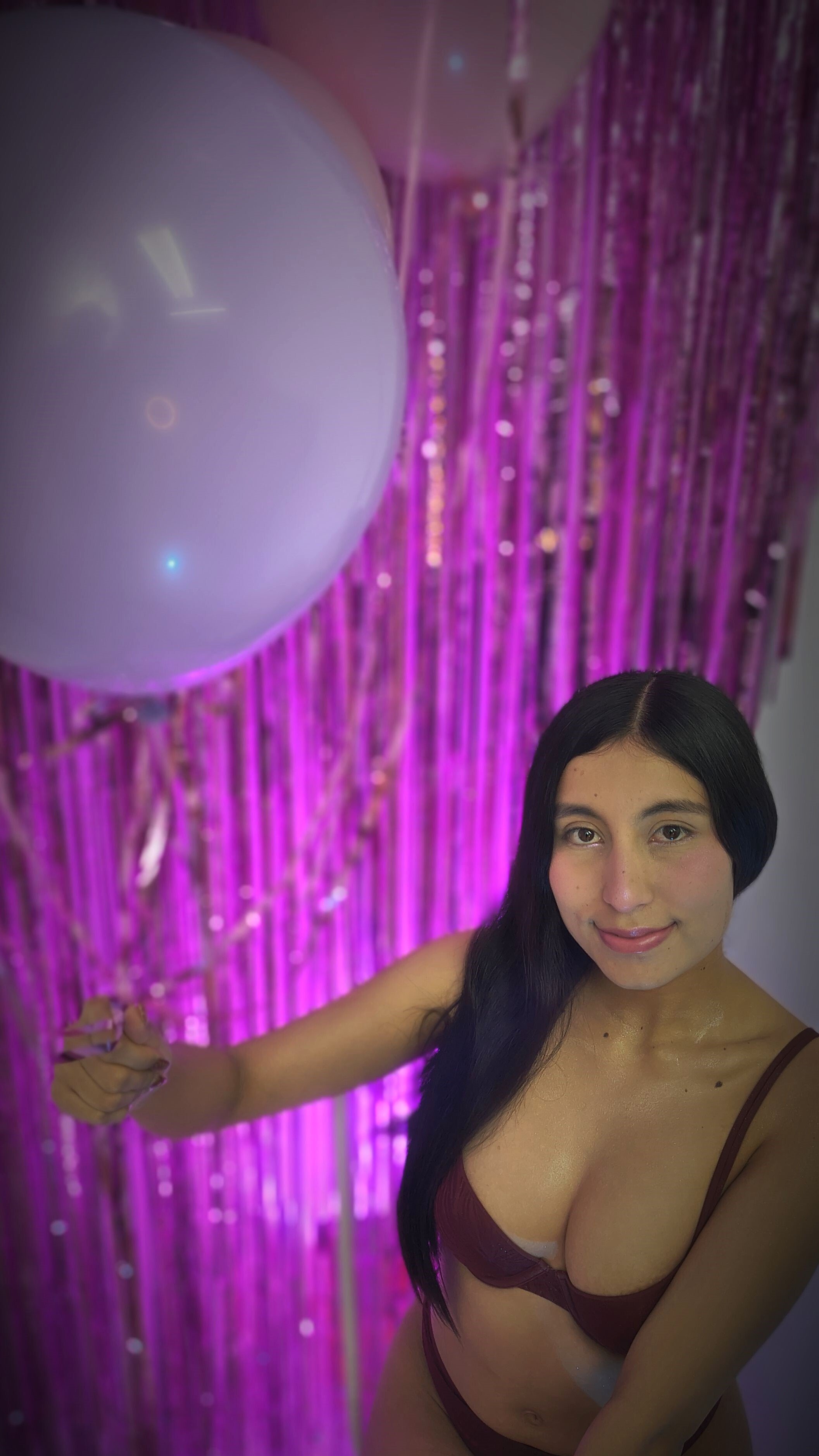 EllieBella photo 22