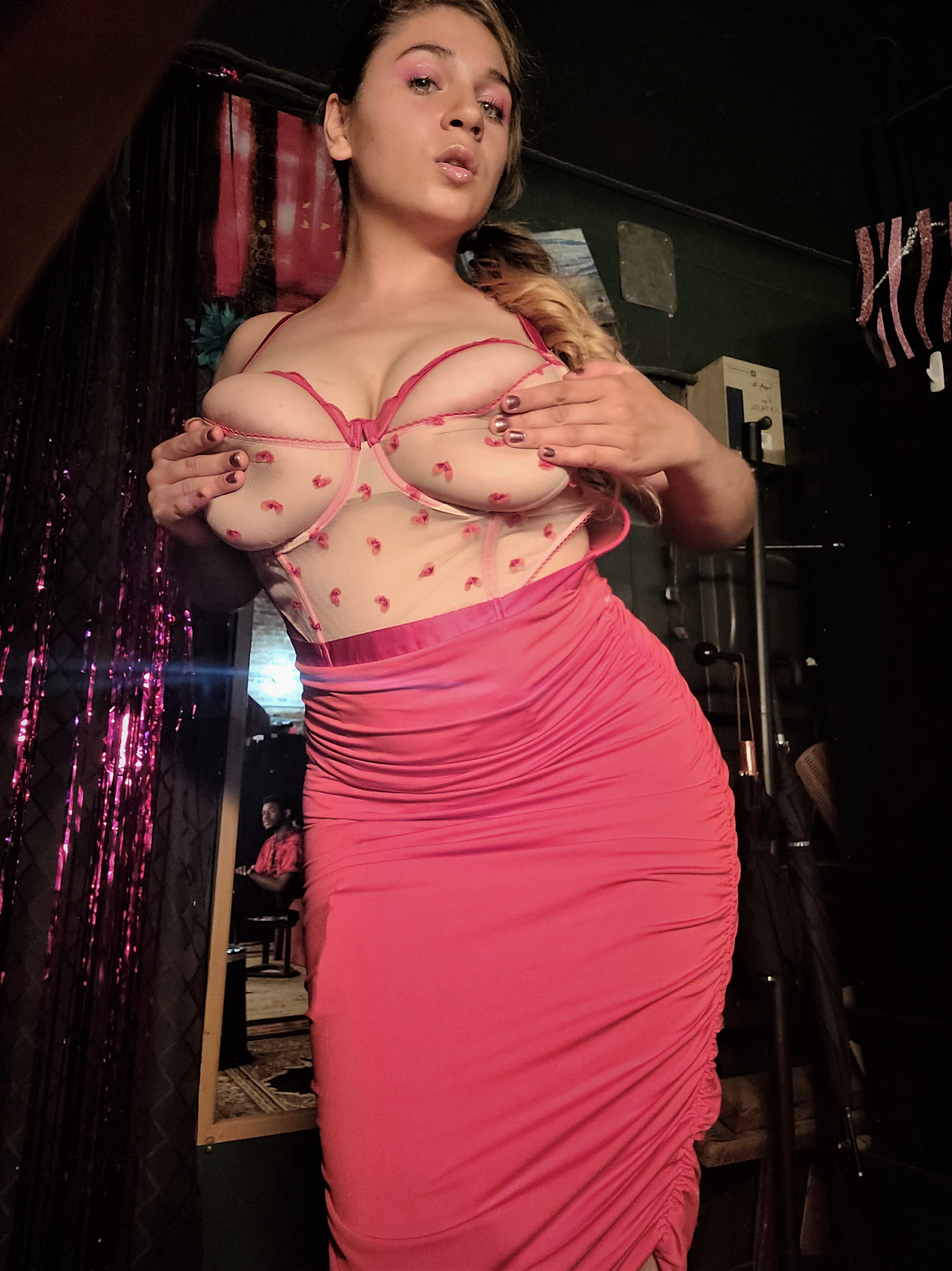 Bustyprincessleila photo 21
