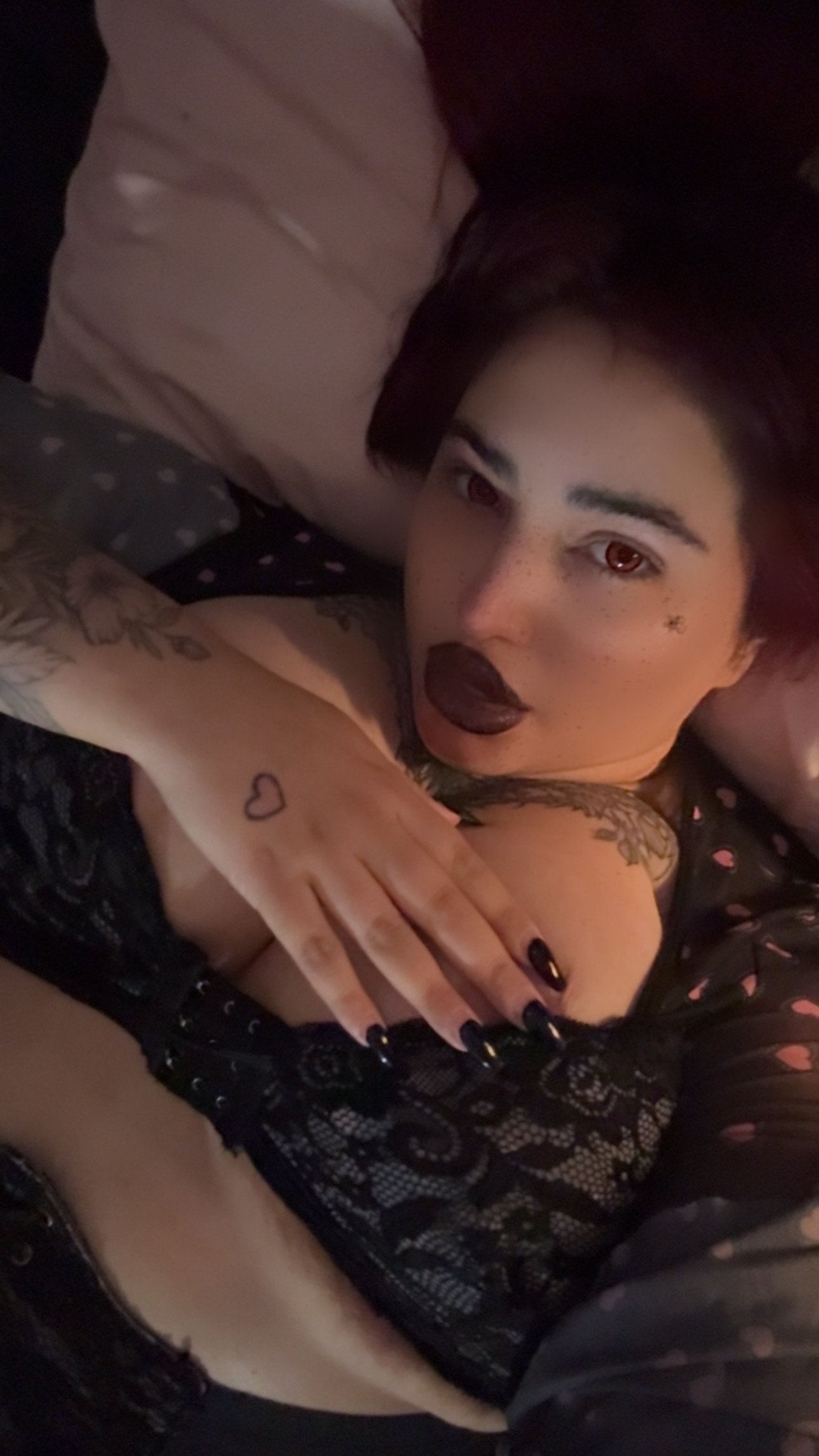 belledarkgoddess photo 2
