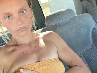 Ashley699