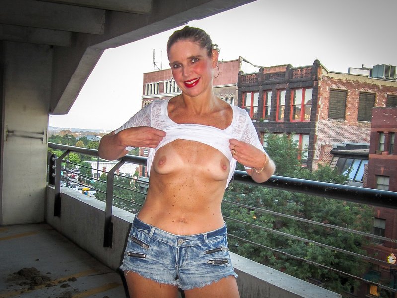 MidwestMILF photo 3