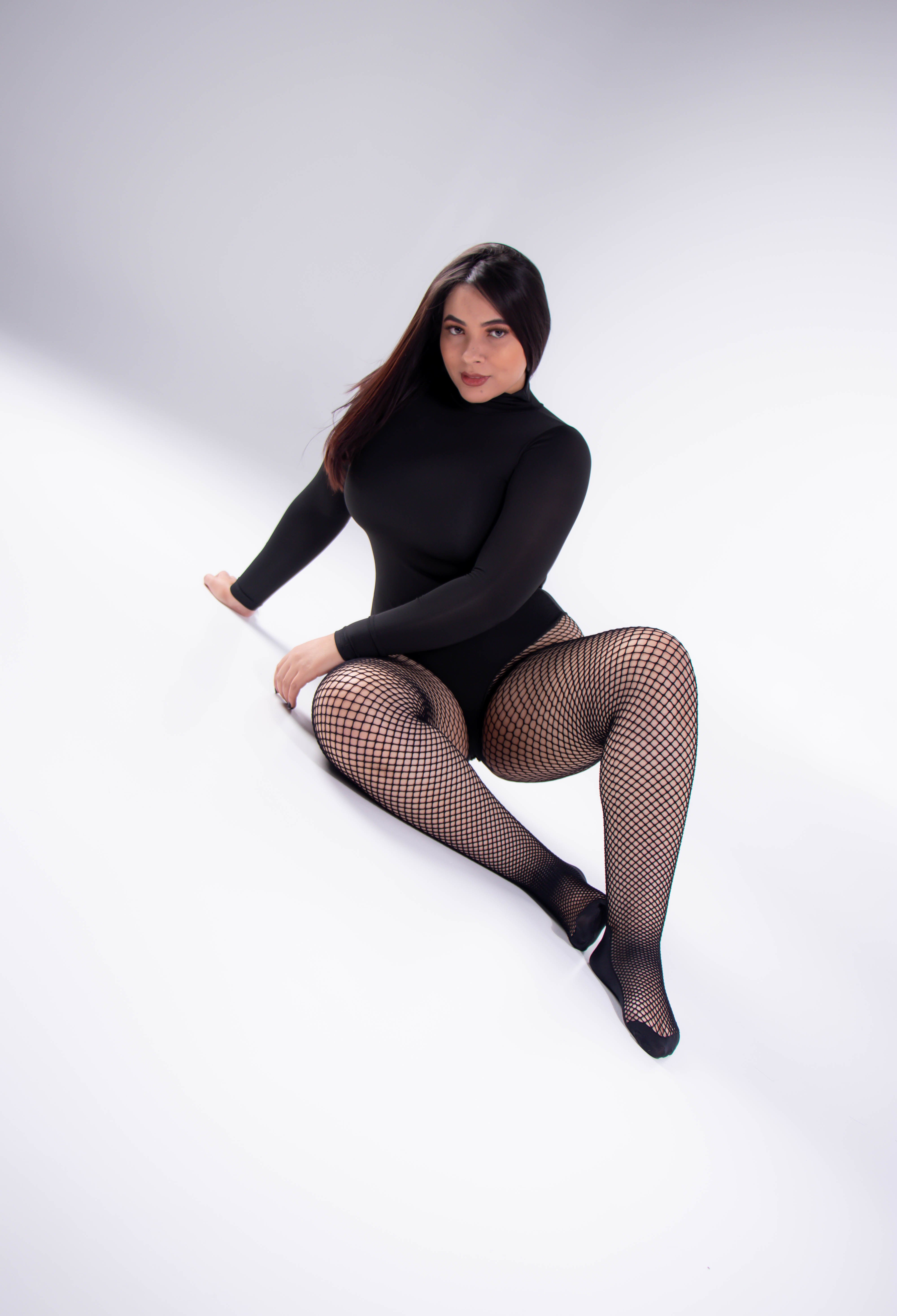 SophieCurvess photo 30